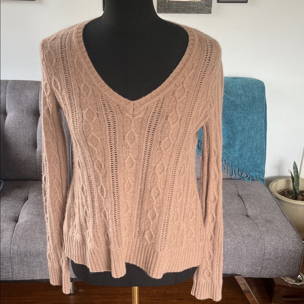Quinn Cashmere knit sweater.  Size XS